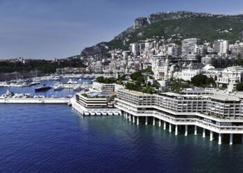 Riviera Luxe: Monte-Carlo & Riviera Beach Guide – HelloMonaco
