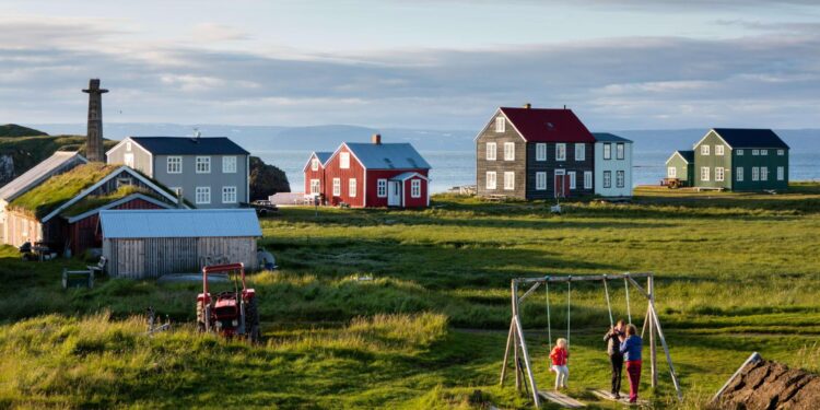 Iceland Plans for a More Volcanic Future – Bloomberg.com