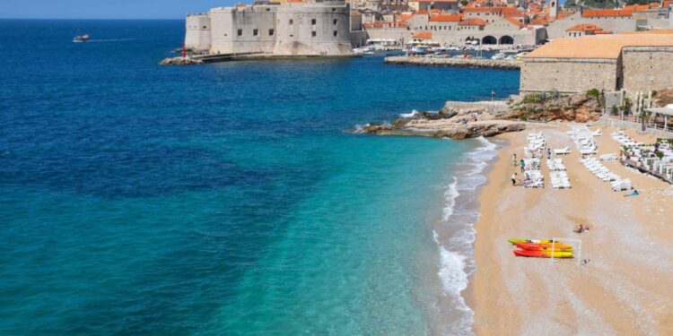 Croatia to give grants to encourage return of Croats to Bosnia and Herzegovina – Croatia Week