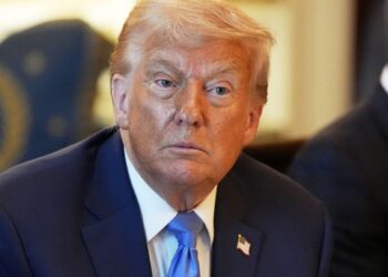 Trump cuts deadline for Putin to reach Ukraine peace deal to ‘10 or 12 days’ | Donald Trump – The Guardian