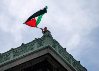 France to oust Gaza Palestinian student over antisemitic, justifying terror – ynetnews.com