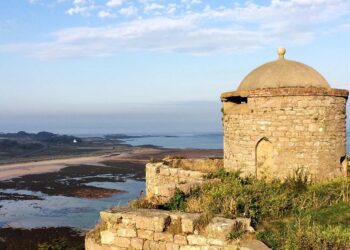 States of Alderney backs Guernsey Gaza statement – BBC