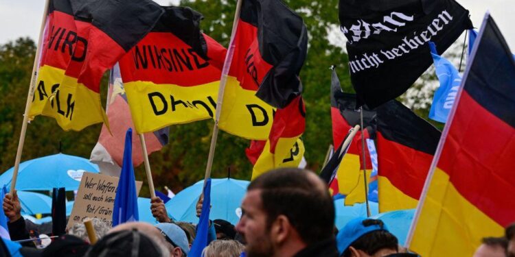🌊 How a far-right party is shaping the ‘new’ old Romanian man – European Consortium for Political Research (ECPR)