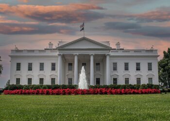 White House is considering inviting Zelenskyy to Alaska – NBC News