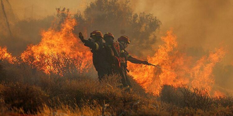Two dead, homes burn in massive Cyprus wildfire – AL-Monitor