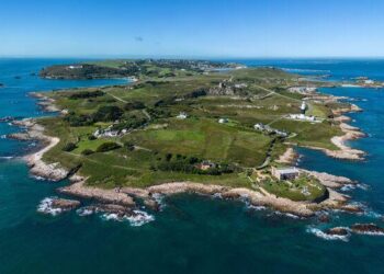 Request for Guernsey extension on French day-tripper scheme – BBC