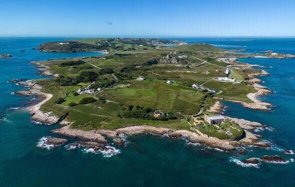 Request for Guernsey extension on French day-tripper scheme – BBC