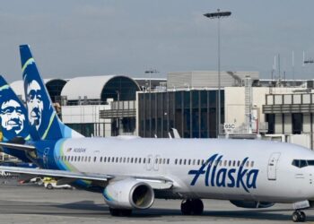 Alaska Airlines to launch London, Iceland flights, debut new livery for international expansion – CNBC