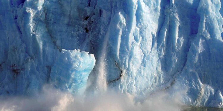 Melting Glacier at Dachstein Gletscher Resort, Austria, Exposes Long-Lost Ski Lift Remains – SnowBrains