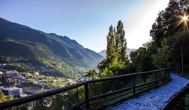 Andorra: The country that makes a prince out of every French president – France 24