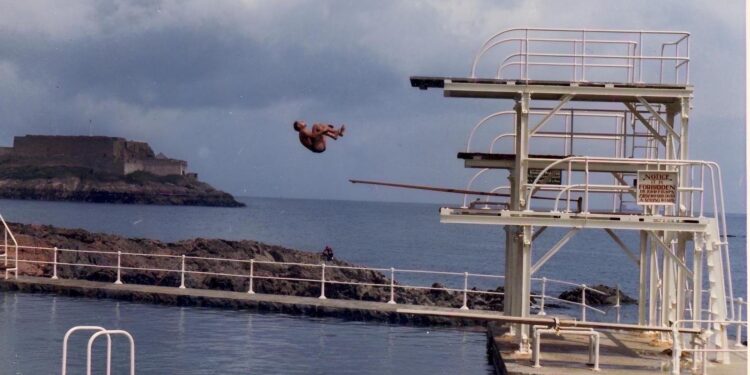 ‘Sleeping at Guernsey bathing pools was lowest night of my life’ – BBC