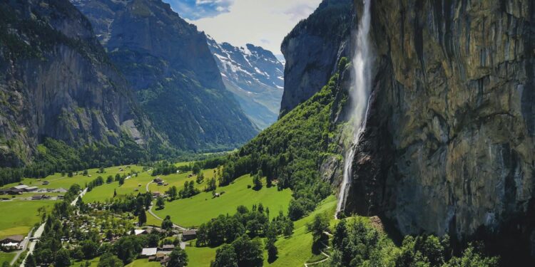 Switzerland Launches Program to Support Orthodox Jewish Tourists in Alpine Resorts – VINnews