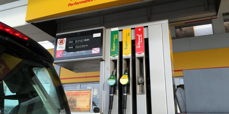 Shell says it will not restart construction of Netherlands biofuels plant – RFI