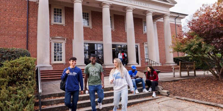 Presbyterian College graduate earns Fulbright Award to teach English in Bulgaria – Presbyterian College