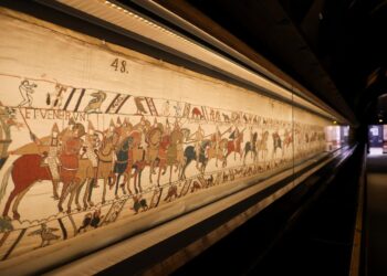 How is France moving the Bayeux Tapestry? Very carefully. – National Geographic