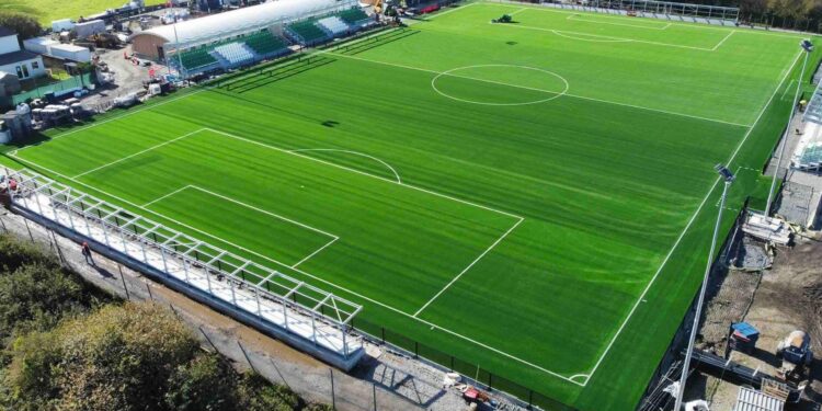 Guernsey FC progress in FA Vase with Croydon win – BBC