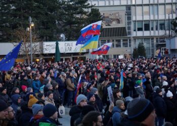Thousands in Slovakia gather in renewed protest against pro-Russian policies of Prime Minister Fico – AP News