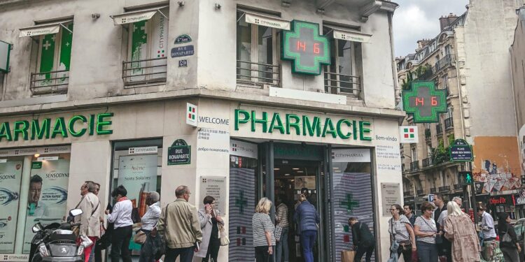 French pharmacies run out of Covid tests as cases soar – The Connexion