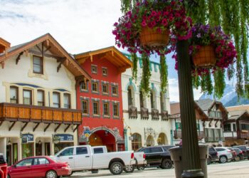 This Washington Mountain Town Feels Like Norway’s Fjords in the Fall, and It’s Miraculous – Only In Your State