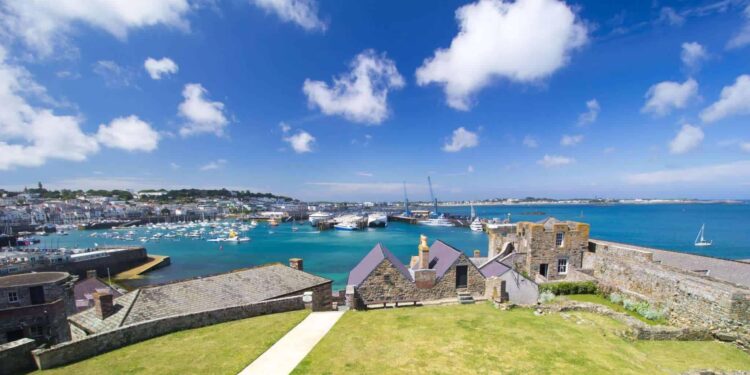Guernsey: ‘Seeing ex-offenders sleep rough is so upsetting’ – BBC