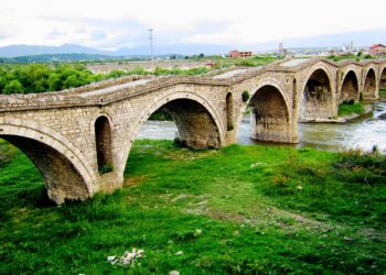 Unwanted Bridges in Kosovo Draw Western Warnings of Stoking Tensions – Bloomberg.com