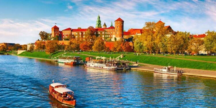 Poland sees spike in anti-Ukrainian hate crimes, media reports – TVP World