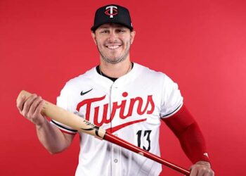 Former Aztec Star Ty France Wins 2025 Rawlings Gold Glove Award – San Diego State Aztecs