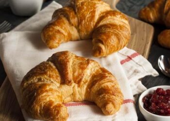 ‘Demystifying the French’: New book aims to debunk myths – Entre Nous – France 24