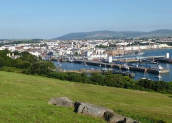 Hundreds to take on 39-mile Isle of Man End to End walk – BBC