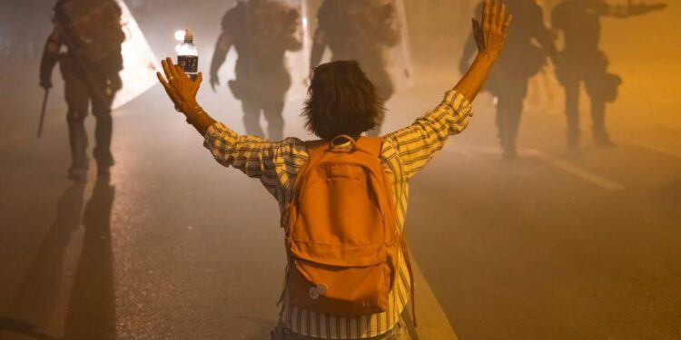 Convicts Among Serbian Gov’t Supporters Facing Off Against Protesters – Organized Crime and Corruption Reporting Project | OCCRP