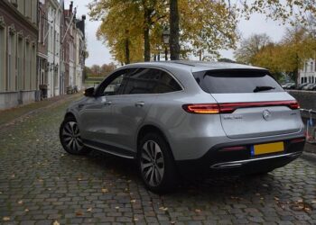 Douglas Council adds electric vehicles to its fleet – BBC