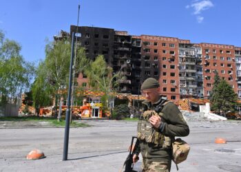 ‘We are losing Pokrovsk’: Ukraine nears biggest loss since 2023 – Yahoo