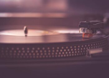 Best Australian player was wearing Irish colours, Wallabies coach says after heavy loss – The Guardian