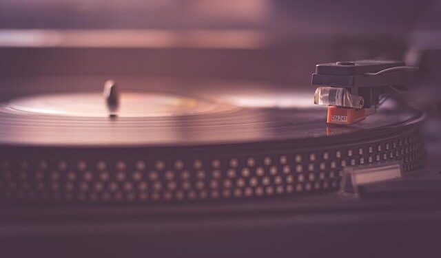 Best Australian player was wearing Irish colours, Wallabies coach says after heavy loss – The Guardian