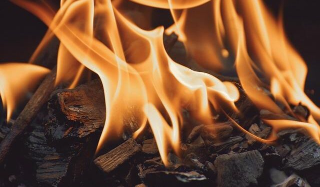 Huge fire in the Croatian capital destroys landmark tower – ABC News