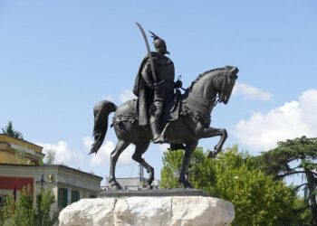 Albanian PM accuses Mahmood of ‘ethnic stereotyping’ – BBC