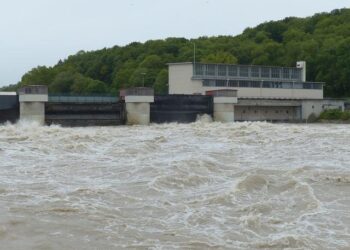 Ramsey flood defence plans pose ‘huge visual change’ – BBC