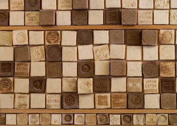 Reigning champions France launch their title defence with a commanding victory against Tunisia – IHF