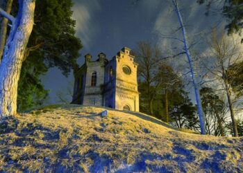 Estonia, a Tiny NATO Nation, Is Cashing In on the Threat Next Door – The New York Times