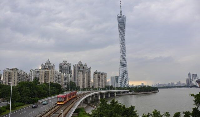 East Canton man dies in single-vehicle crash on I-70 – The Daily Jeffersonian