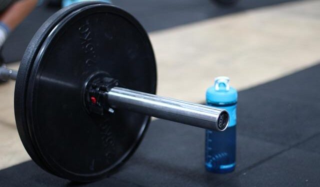 Brazilian dies after barbell crushes chest in gym accident caught on CCTV – NZ Herald