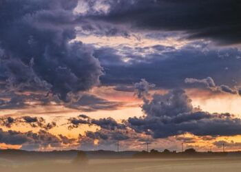 Storm sweeps into Greece, raising alert level – eKathimerini.com