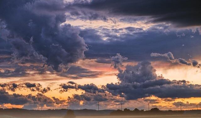 Storm sweeps into Greece, raising alert level – eKathimerini.com