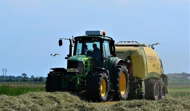 Spotted: A 32″ BMC XC Prototype – 2025 Andorra XC World Cup – Pinkbike