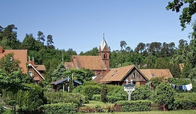 Lithuania declares state of emergency over smuggler balloons from Belarus – Al Jazeera