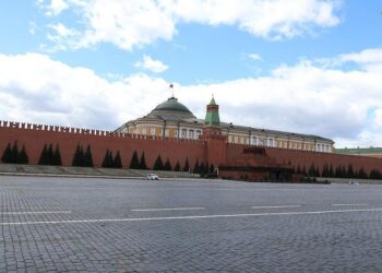 Top Putin Ally Says Nuclear-Capable Missiles to Begin ‘Combat Alert Duty’ – Newsweek