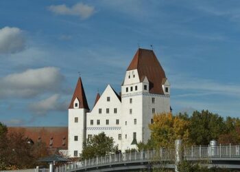 Germany news: Man drives car into bus stop in Giessen – DW