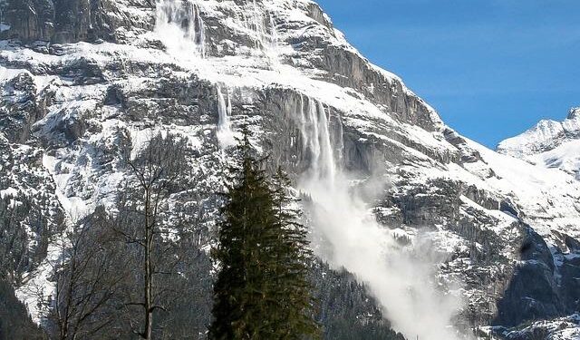 Avalanche kills three people in one of Spain’s most popular skiing areas – Olive Press News Spain