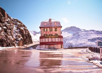 Exploring the Top Hotels in Switzerland That Highlight the Winter Season – Condé Nast Traveler
