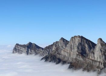 Switzerland freezes Maduro assets after ouster – Yahoo